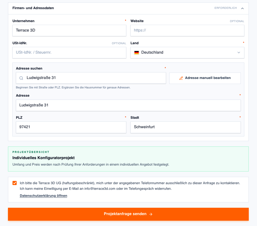 Screenshot des unteren Bereichs der individuellen Projektanfrage mit Firmen- und Adressdaten, Projektübersicht, Datenschutzbestätigung und Button Projektanfrage senden.